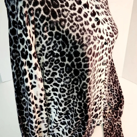 Ava Paige Women’s Size XL Animal Print Button Down Long Sleeve Cardigan … - Picture 4 of 9